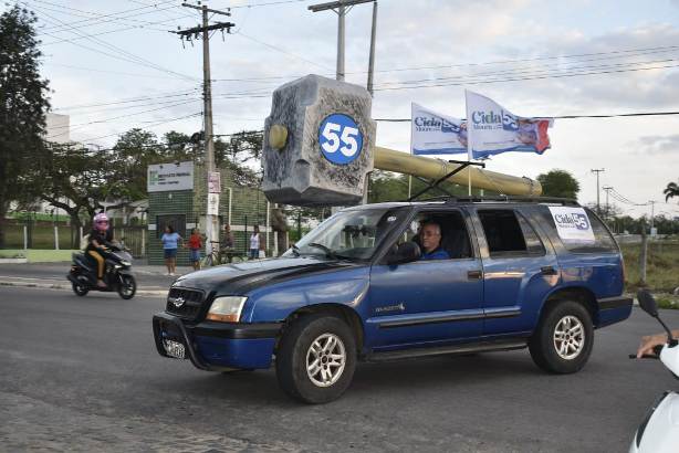 ITAPETINGA | SABENDO QUE SERÁ ESMAGADO PELO ROLO COMPRESSOR DA DOMINGUEIRA 55, TIO DO PREFEITO NÃO DEVE REALIZAR CAMINHADA NESTE FINAL DE SEMANA