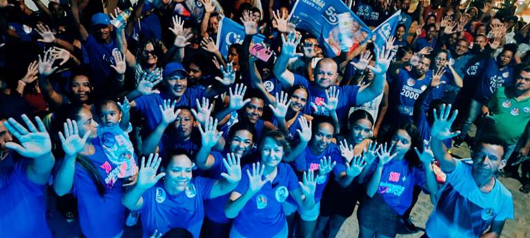 ITAPETINGA | CIDA E JOÃO FAZEM CORPO A CORPO NO BAIRRO HILDA GAMA NA TARDE DESTA TERÇA-FEIRA