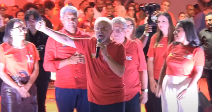 LULA DIZ QUE "NINGUÉM FOI MAIS DE ESQUERDA DO QUE JESUS CRISTO"