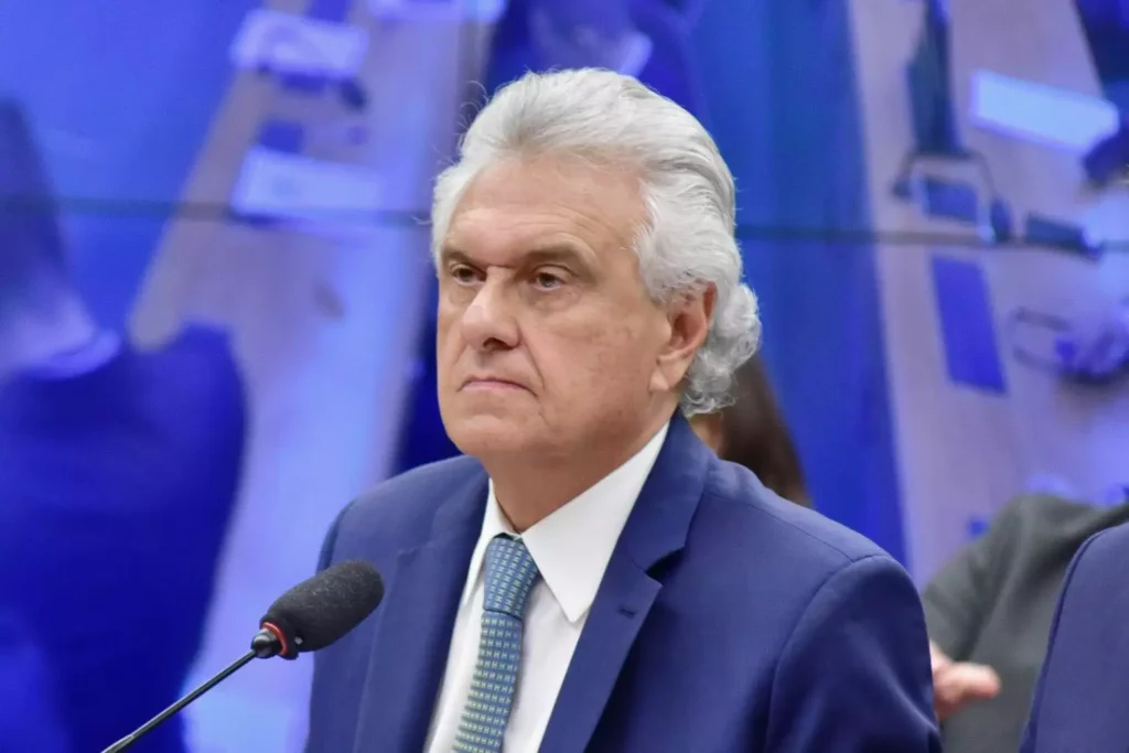 "QUE CADA UM TOME SEU RUMO", DIZ CAIADO SOBRE ROMPIMENTO COM BOLSONARO