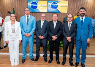 ITAPETINGA AGORA: NOVA DIRETORIA DA CÂMARA DE VEREADORES DE ITAPETINGA