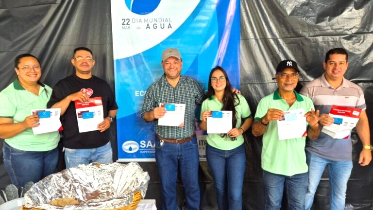 ITAPETINGA | SAAE ENTREGA CARTÕES DE CRÉDITO PARA FACILITAR COMPRAS DOS SERVIDORES