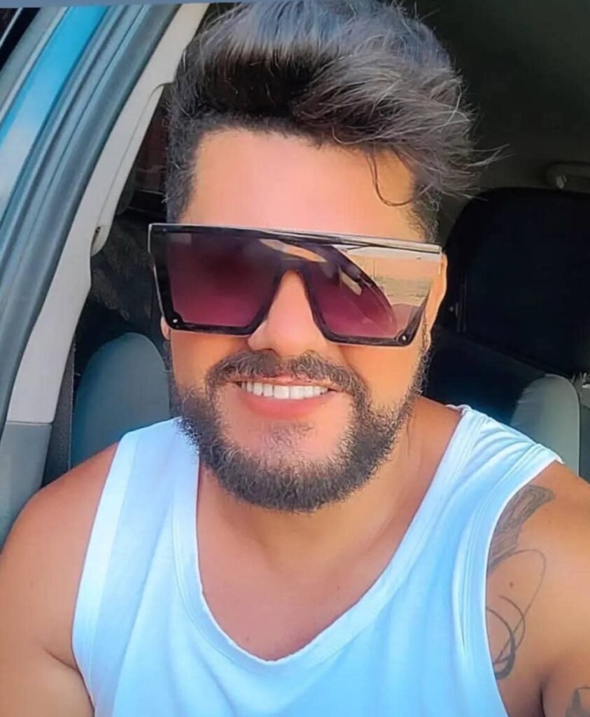 TRISTEZA EM MAIQUINIQUE: ARTISTA PLÁSTICO É ASSASSINADO NA PORTA DE CASA - Fala Livre