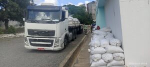 SAAE RECEBEU MAIS UMA CARRETA DE MATERIAIS PARA TROCA DE LEITOS FILTRANTES - Fala Livre