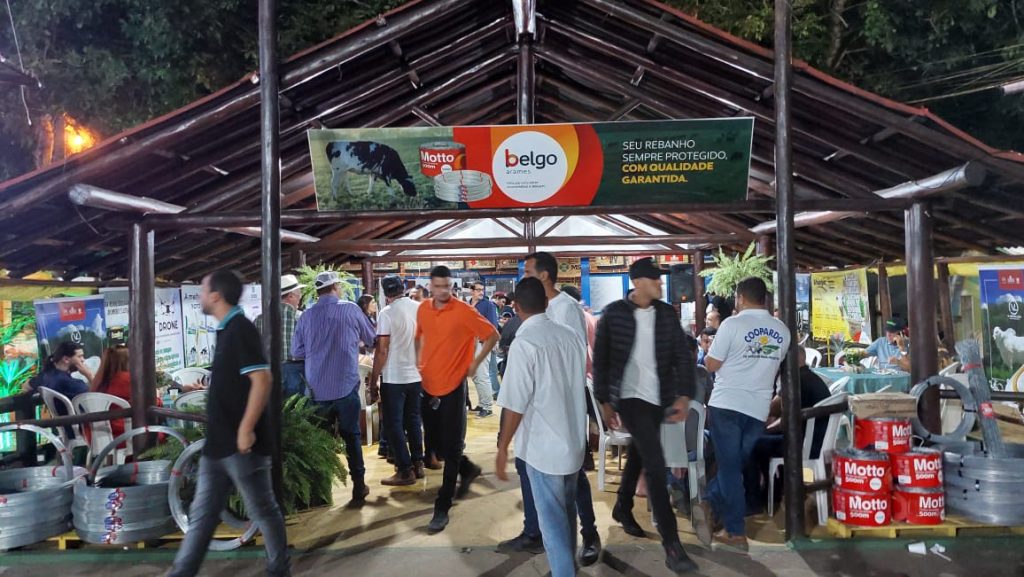 STAND DA COOPARDO RECEBE PRODUTORES RURAIS E AUTORIDADES DURANTE 53ª EXPOSIÇÃO DE ITAPETINGA