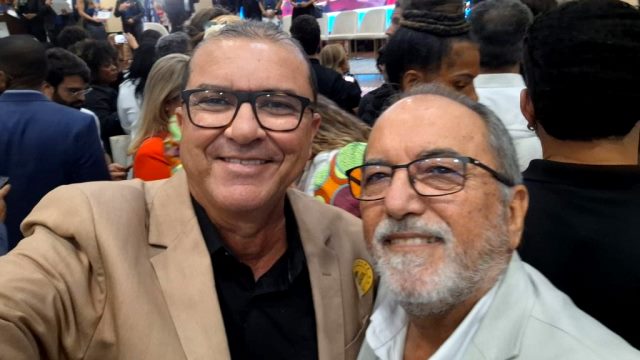 ITAPETINGA | PREFEITO COMEÇA A CHAMAR NA "CHINCHA" VEREADORES DE SUA BASE QUE DECLARARAM APOIO A ANTÔNIO BRITO