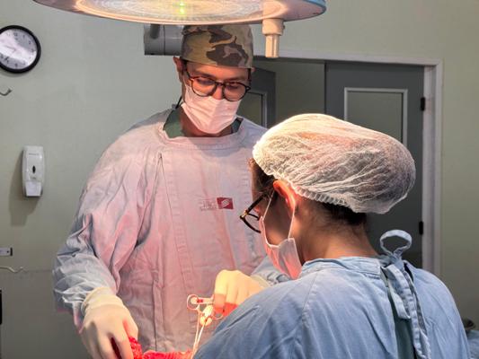 HOSPITAL CRISTO REDENTOR REALIZA PRIMEIRO MUTIRÃO DE MAMOPLASTIA REDUTORA EM ITAPETINGA