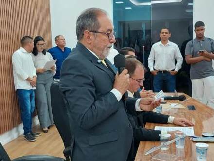 ITAPETINGA | PREFEITO EDUARDO DESCONFIA QUE ESTÁ SENDO TRAÍDO E DEVE DEMITIR MAIS GENTE