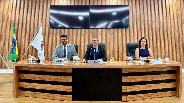 Câmara realiza primeira sessão ordinária de 2026 com aprovação de projetos de lei e Moção de Aplauso ⋆ CMI