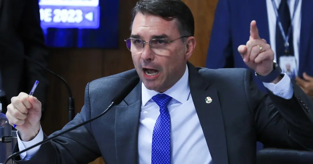 Em vez da PEC da escala 6×1, Flávio Bolsonaro defende projeto de “trabalho flexível”