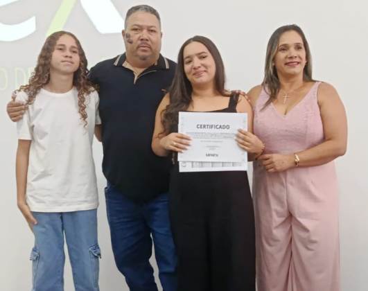 ITAPETINGA GANHA MAIS UMA NOVA DOUTORA