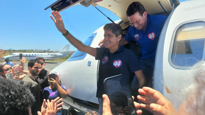 CARREATA REGIONAL DE ACM NETO EM ITAPETINGA TEM BAIXA ADESÃO