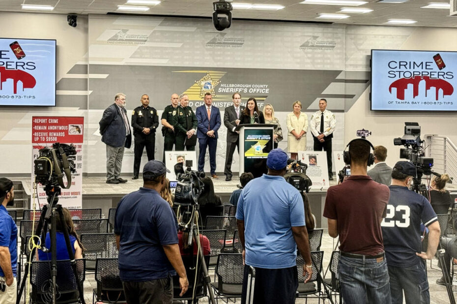 Autoridades da Flórida divulgarão cartas de baralho arquivadas na esperança de descobrir novas pistas