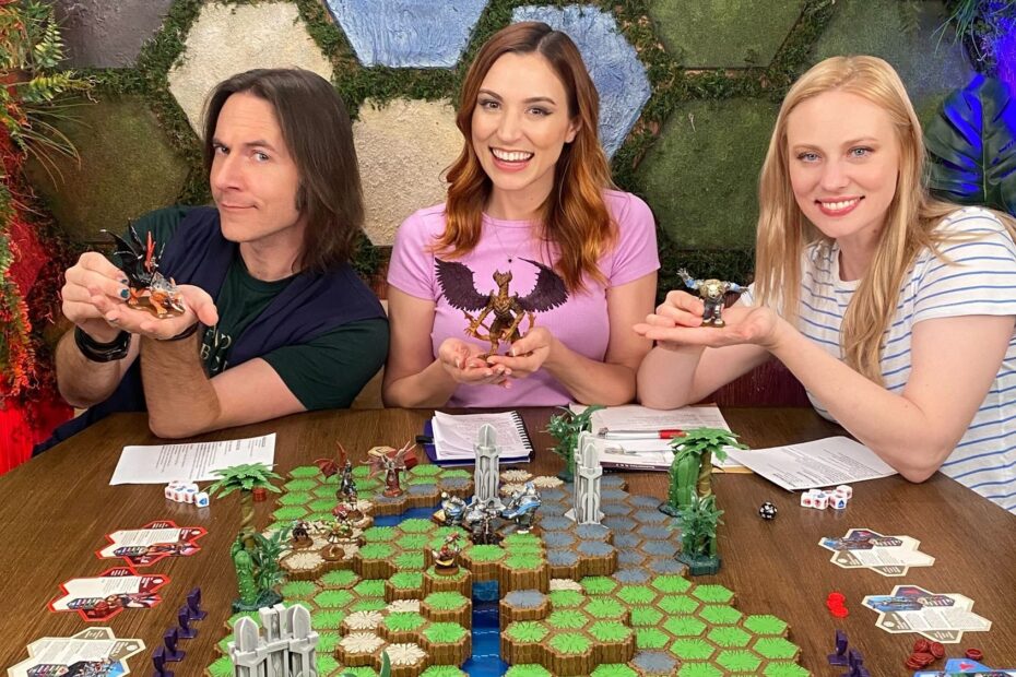 Deborah Ann Woll e Matt Mercer jogam Heroscape por diversão