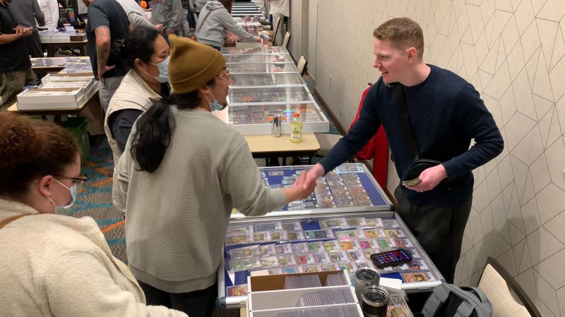 Este YouTuber de Pokémon dá algumas de suas cartas mais legais para crianças de graça