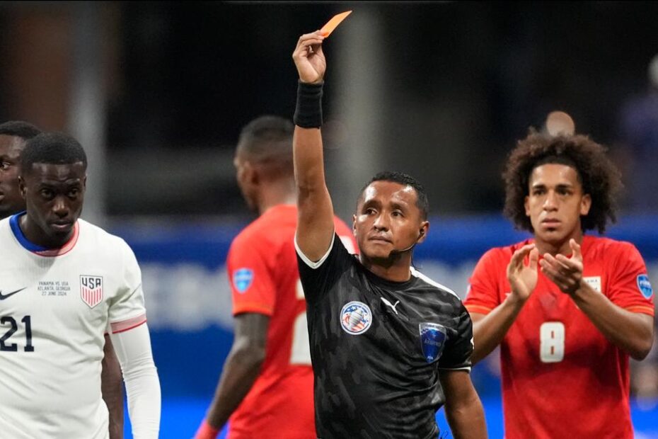 Tim Weah recebe suspensão de 2 jogos por cartão vermelho contra o Panamá Tim Weah recebe suspensão de 2 jogos por cartão vermelho contra o Panamá
