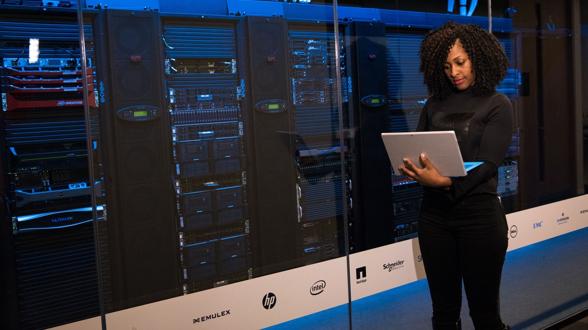 Brasil lidera expansão de data centers na américa latina com investimento de us$ 33 bilhões