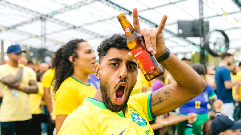 Torcedores brasileiros compartilham experiências de viagem para final da copa nos eua