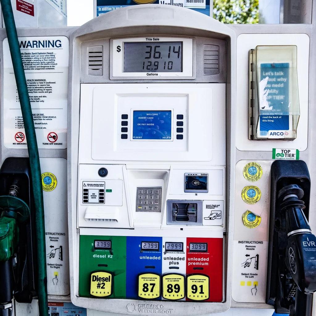 Preco do diesel cai ate 8,49% no brasil apos acordo de paz entre eua e ira