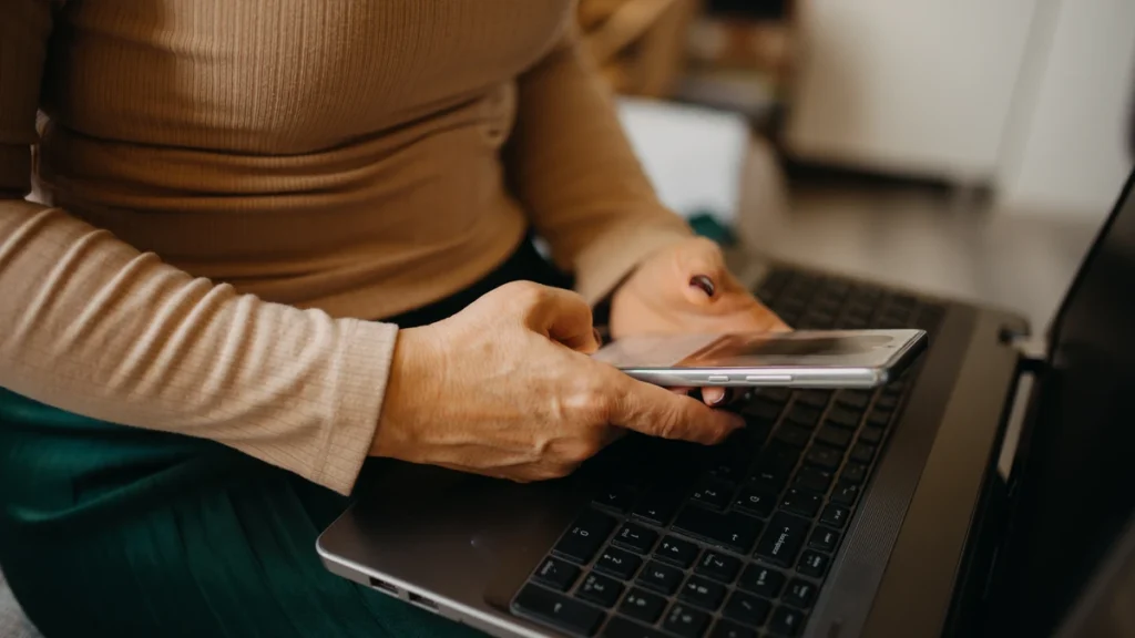 Ministério da justiça pede bloqueio de 80 sites que criam deepnudes com ia