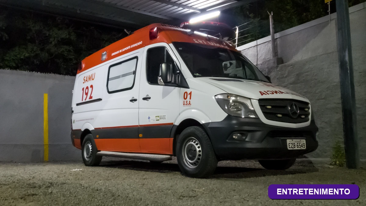 Ambulância do SAMU em foto real, tema da série Emergência 53 do Globoplay sobre o serviço móvel de urgência que estreou em agosto de 2026