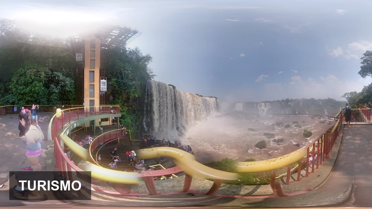 Cataratas do Iguaçu em Foz do Iguaçu Paraná destino número um para turistas estrangeiros no Brasil segundo Anuário Braztoa 2026